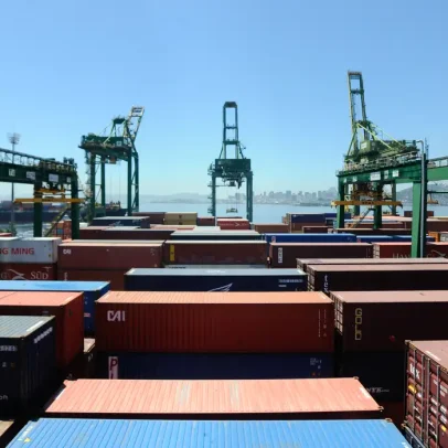 Governo libera R$ 13,5 bi a empresas afetadas por tarifas e conflitos