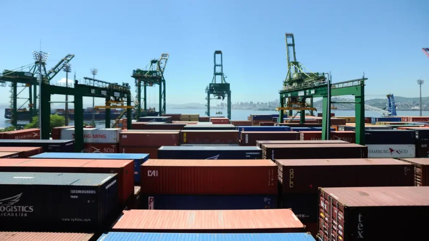 Governo libera R$ 13,5 bi a empresas afetadas por tarifas e conflitos