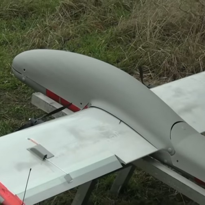 Drone russo guiado por IA mata três em ataque na Ucrânia