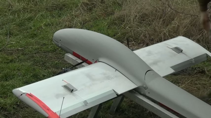 Drone russo guiado por IA mata três em ataque na Ucrânia