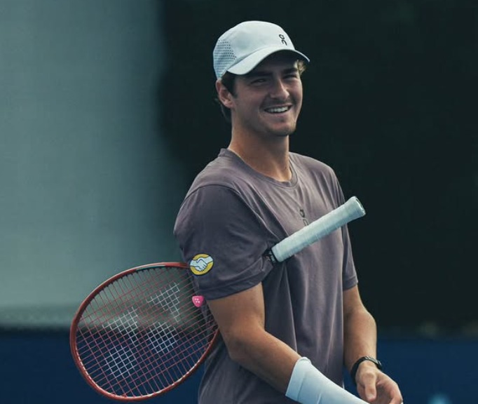 João Fonseca vence Van de Zandschulp e avança em Cincinnati
