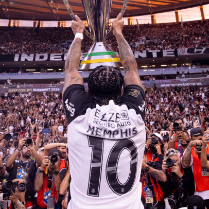 Osmar Stabile confirma renovação de Memphis Depay