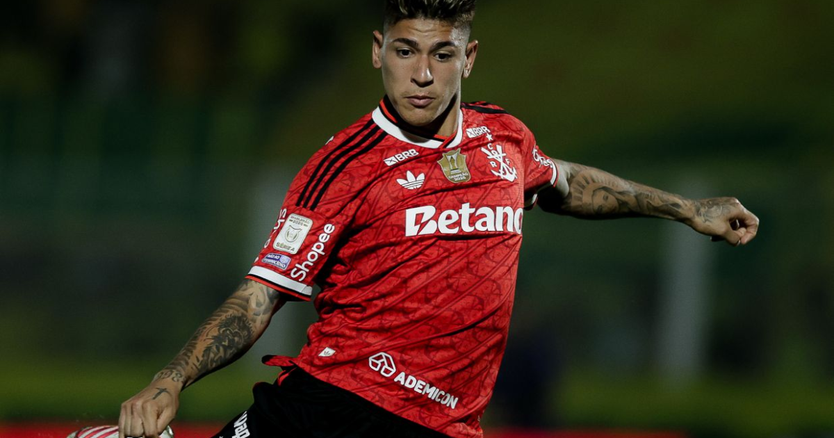 Pedro marca duas vezes, Flamengo goleia o Mirassol e cola no Palmeiras