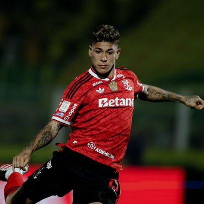 Pedro marca duas vezes, Flamengo goleia o Mirassol e cola no Palmeiras