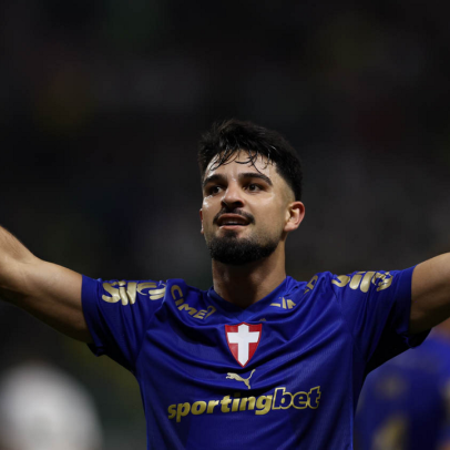 Flaco faz dois, Palmeiras goleia Santos e abre vantagem nas quartas