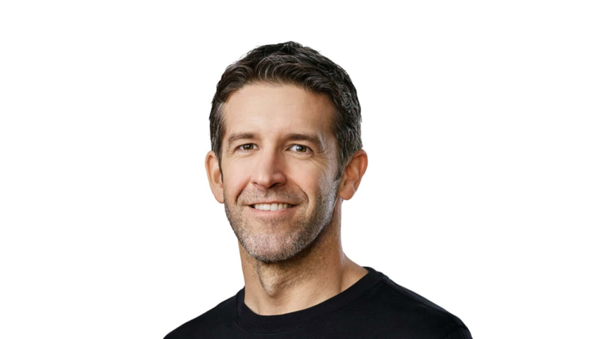 John Ternus assume Apple sob pressão para acelerar IA