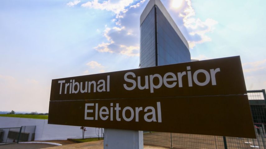 TSE retoma julgamento que pode aumentar Fundo Eleitoral do PT