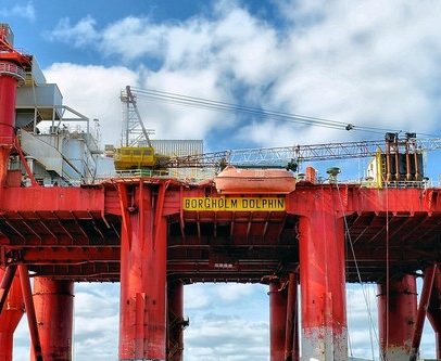 Petróleo se aproxima de US$ 100 com aumento da tensão entre EUA e Irã