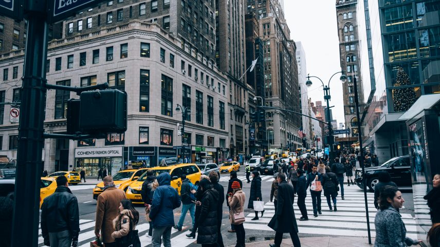 Vagas de emprego disponíveis nos EUA recuam em junho
