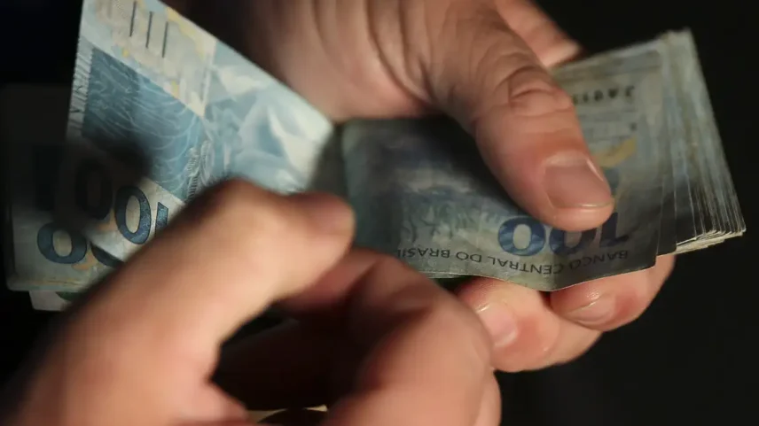 Dívida pública supera R$ 9,2 trilhões em julho