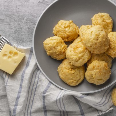 Dia do Pão de Queijo: tradição movimenta mais de R$ 10 bi na economia