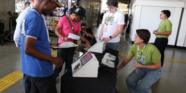 Partidos têm até dia 15 para registrar candidaturas nos tribunais