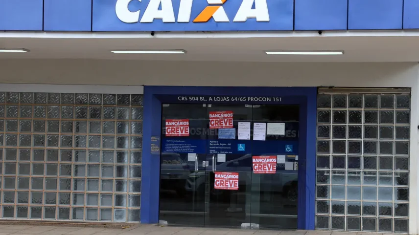 Trabalhadores da Caixa rejeitam proposta e mantêm greve por tempo indeterminado