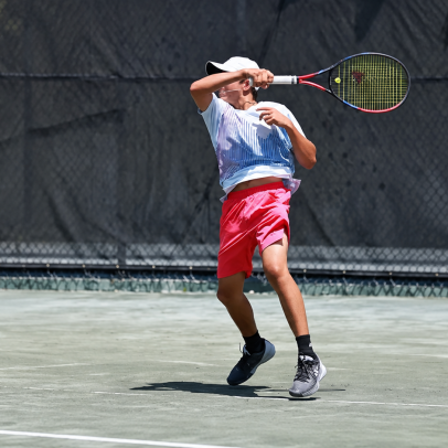 Quem é Teodor Davidov, tenista ambidestro que chamou atenção no US Open Jr
