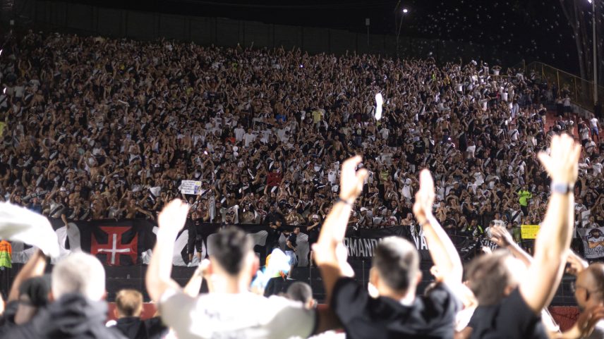 Torcedor do Vasco é preso após lançar explosivo no Barradão