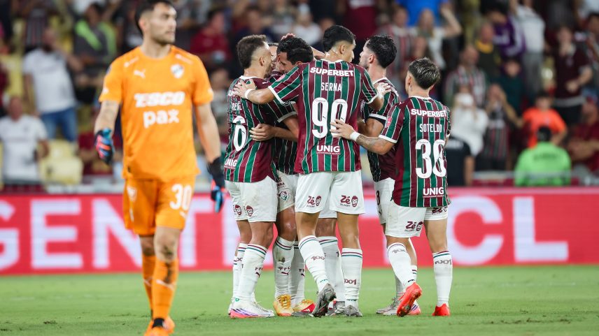 Nonato e Hulk marcam, e Fluminense abre vantagem de 2 a 0 contra o Platense