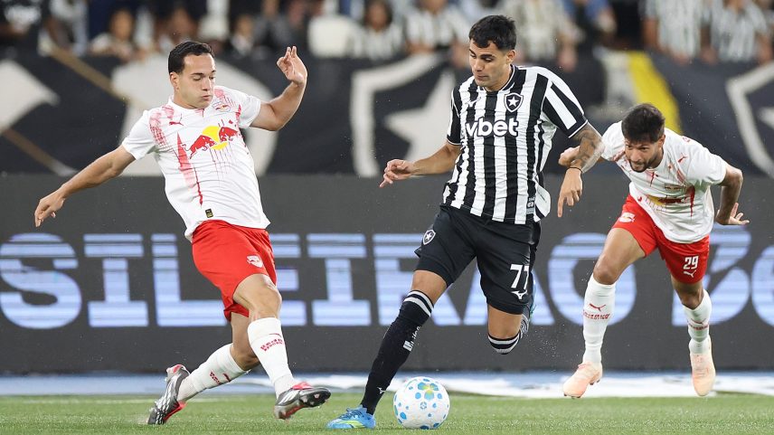 Com um a mais, Botafogo busca empate com o Bragantino no Brasileirão