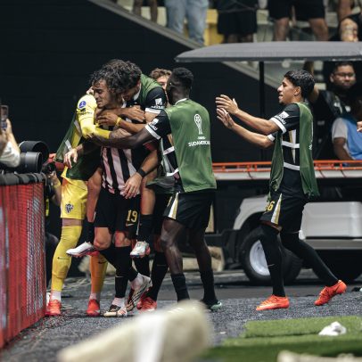 Goleiro do Atlético-MG pega três pênaltis, elimina Santos e leva Galo à semi
