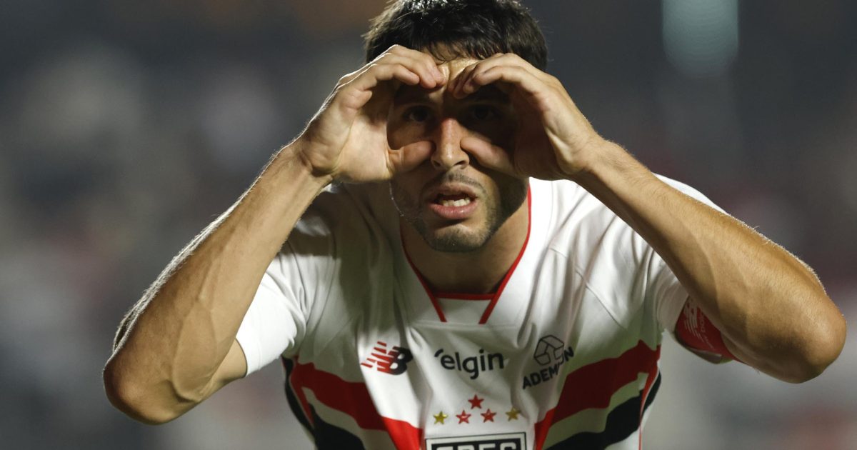 Calleri converte pênalti e São Paulo encerra jejum de três jogos sem vencer