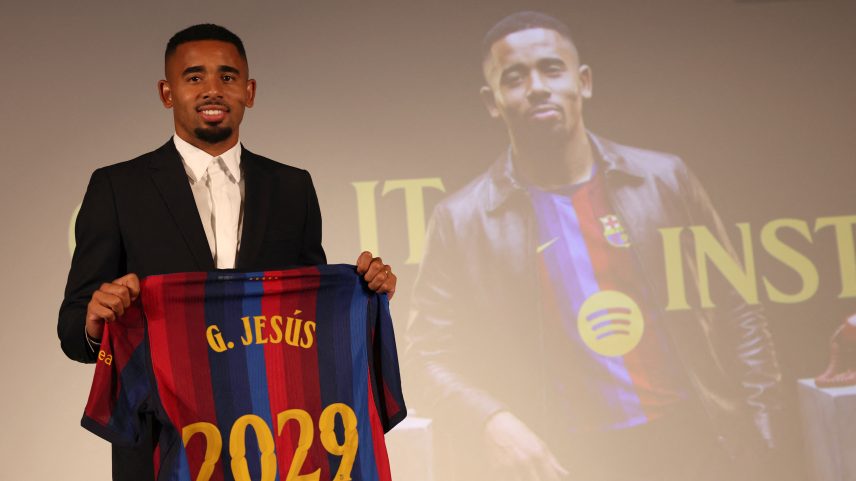 Último dia da janela de transferências tem recorde na Premier League e dois brasileiros de saída