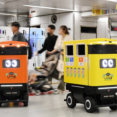 Tóquio testa robôs para recolher lixo na estação de trem mais movimentada do mundo