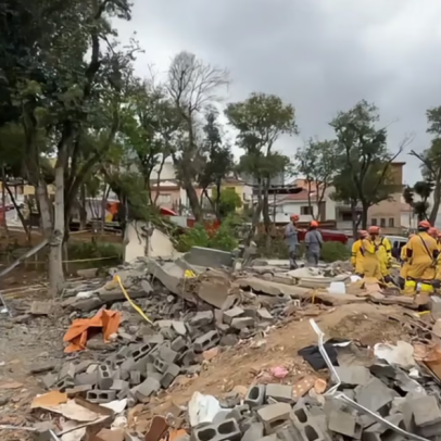Bombeiros encontram oitava vítima de desabamento de prédio na Penha