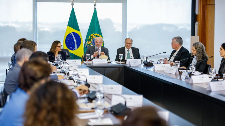 "Eu, pessoalmente, acabo com as bets", diz Lula em reunião