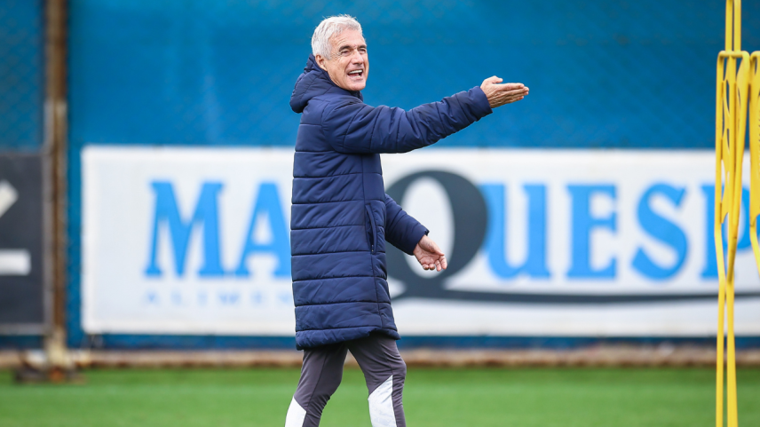 Golpistas se passavam por Luís Castro, técnico do Grêmio | Foto: Lucas Uebel / Grêmio