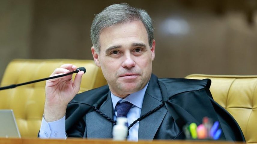 André Mendonça determina afastamento de diretor-geral da PF