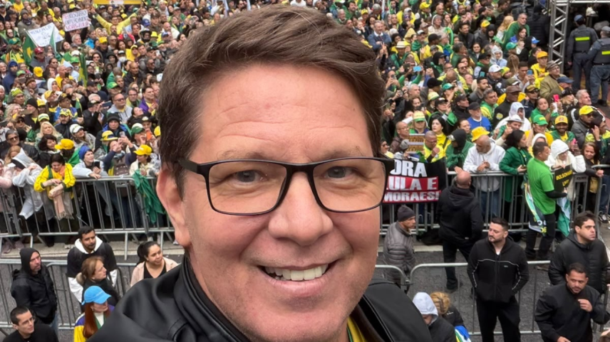 Mario Frias e produtora de "Dark Horse" são alvos de operação da PF