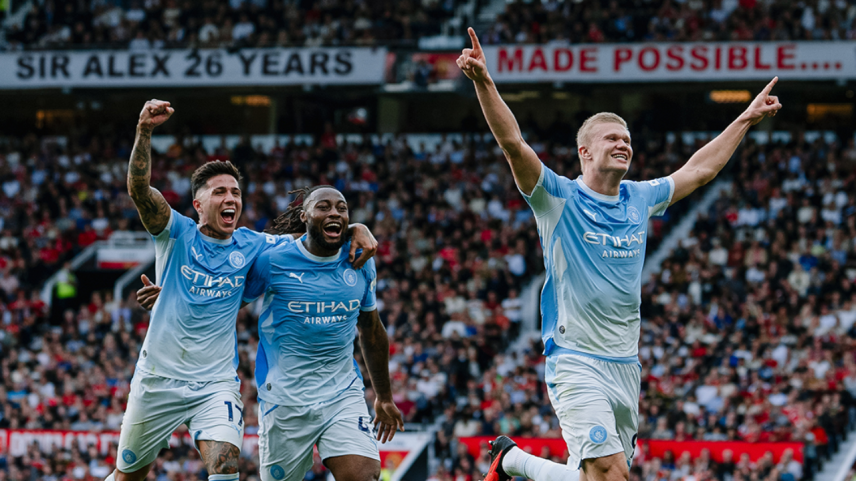 Com um a menos, City bate United e segue 100% na Premier League