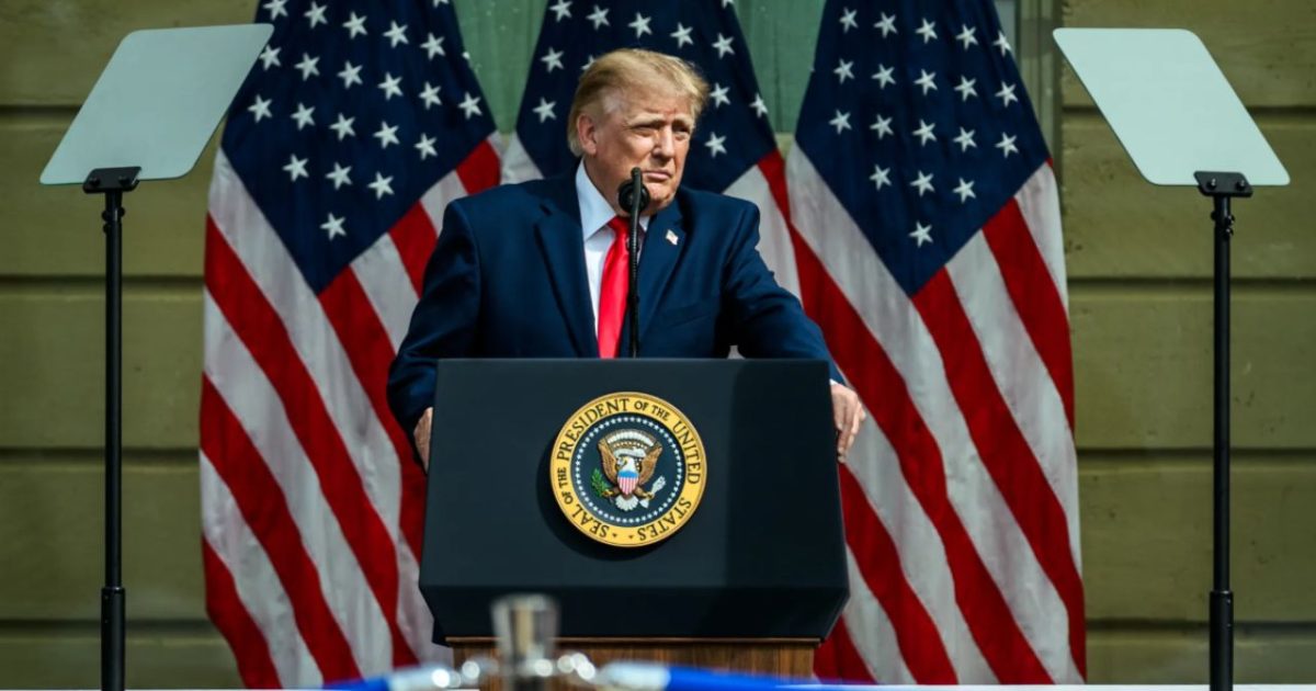 Suprema Corte dos EUA nega restrições de Trump ao voto pelo correio