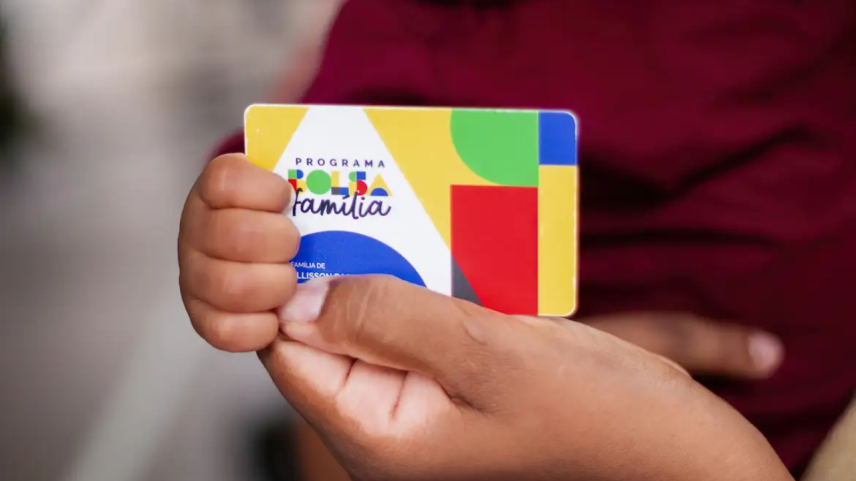 Saiba quando será pago o novo valor do Bolsa Família após reajuste
