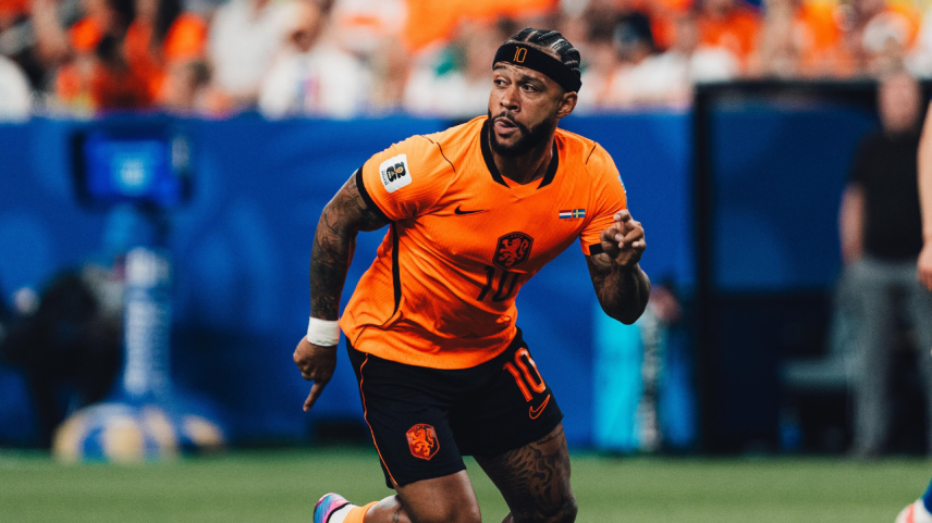 Memphis Depay fica de fora da primeira convocação de Xavi na Holanda