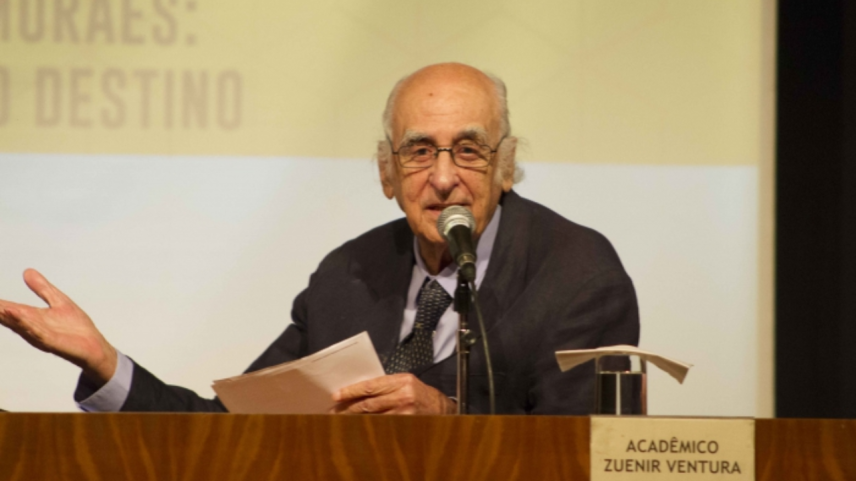 Morre o jornalista e escritor Zuenir Ventura aos 95 anos