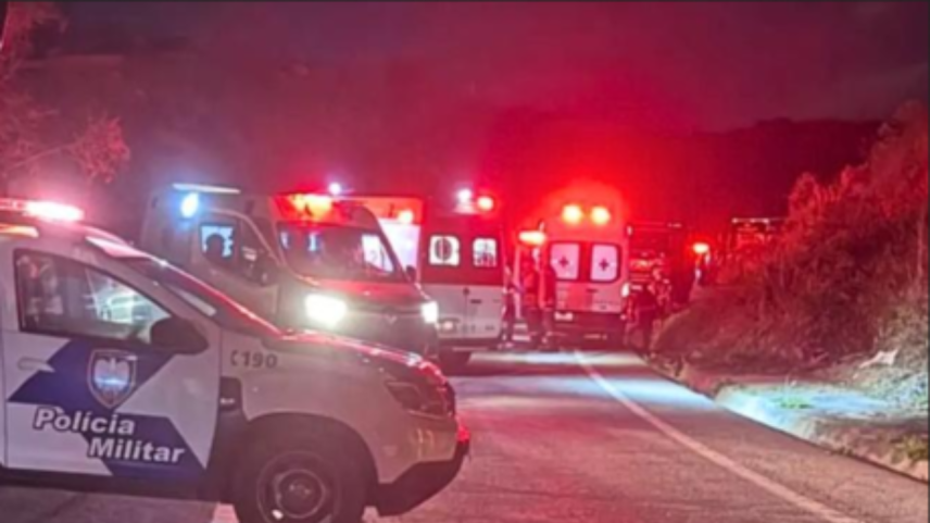 Ônibus tomba e deixa três mortos em rodovia no Espírito Santo