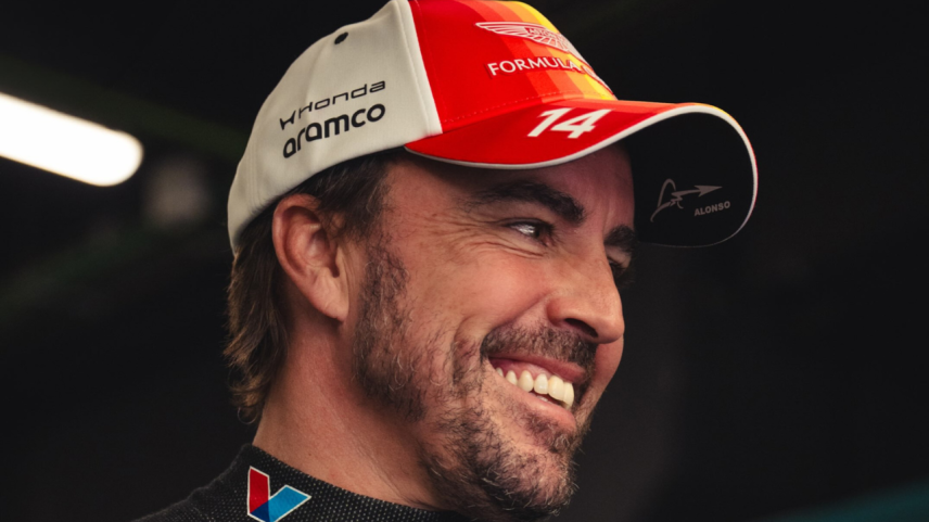 Fernando Alonso renova com Aston Martin para 2027 e adia aposentadoria