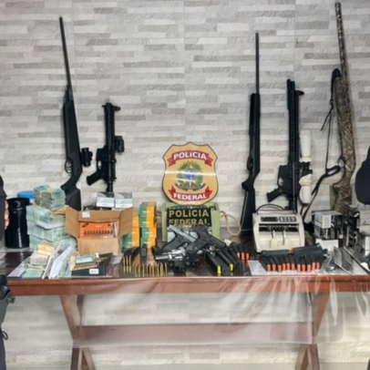 PF apreende 44 armas e R$ 535 mil em ação contra fraudes de CACs