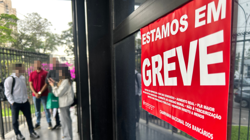 Servidores da Caixa entram em greve por tempo indeterminado