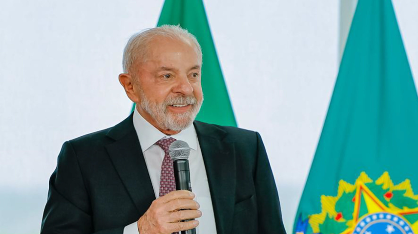 Lula anuncia oferta de canetas emagrecedoras pelo SUS