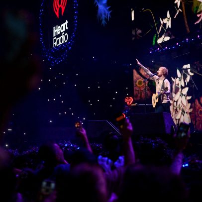 Ed Sheeran diz que situação em Gaza é "injustificável" em show