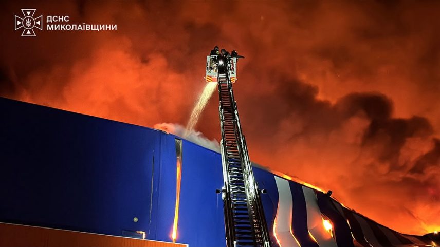 Rússia ataca aeroportos antes de visita de enviados dos EUA, diz Zelensky