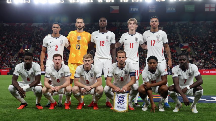 Gordon e Kane marcam, e Inglaterra vence a primeira na Liga das Nações