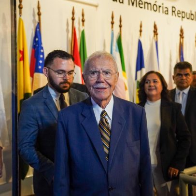 Ex-presidente José Sarney permanece sem previsão de alta