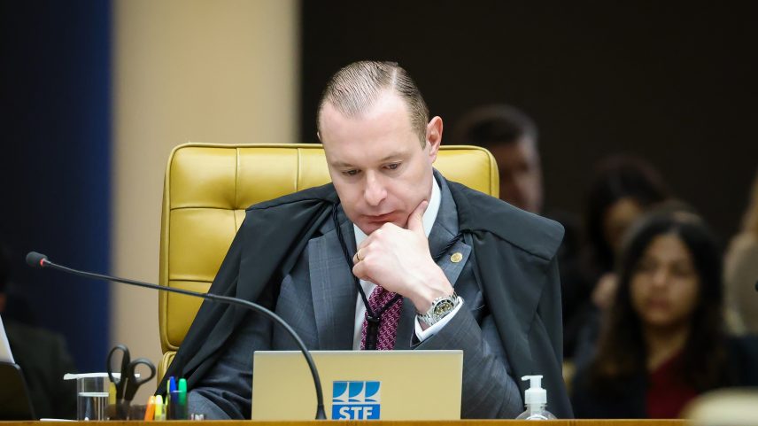 Zanin manda apurar uso de IA para interferir em sistema do STF