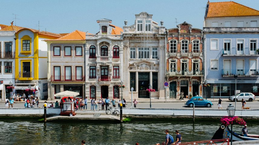 Enquanto Espanha suspende despejos, Portugal busca acelerar expansão imobiliária
