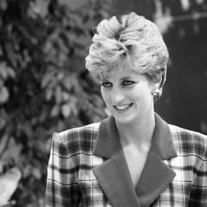 Palácio de Buckingham rebate acusações de irmão de Diana contra Charles