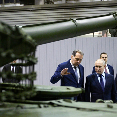 Rússia amplia gasto militar em 27% e prevê recorde desde início da guerra