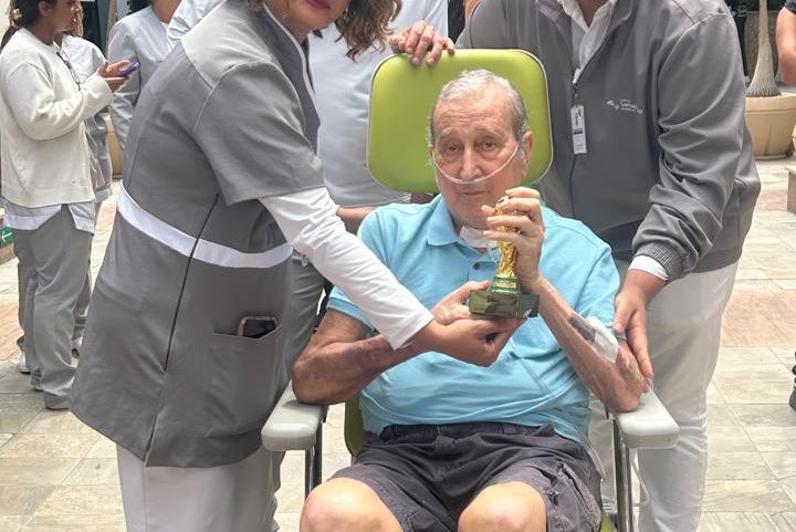 Carlos Alberto Parreira recebe alta após 80 dias internado no Rio