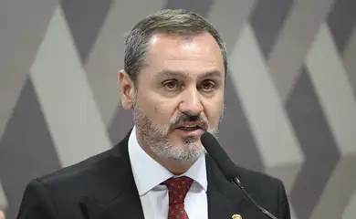 AGU recorrerá de afastamento de diretor-geral da PF, diz fonte